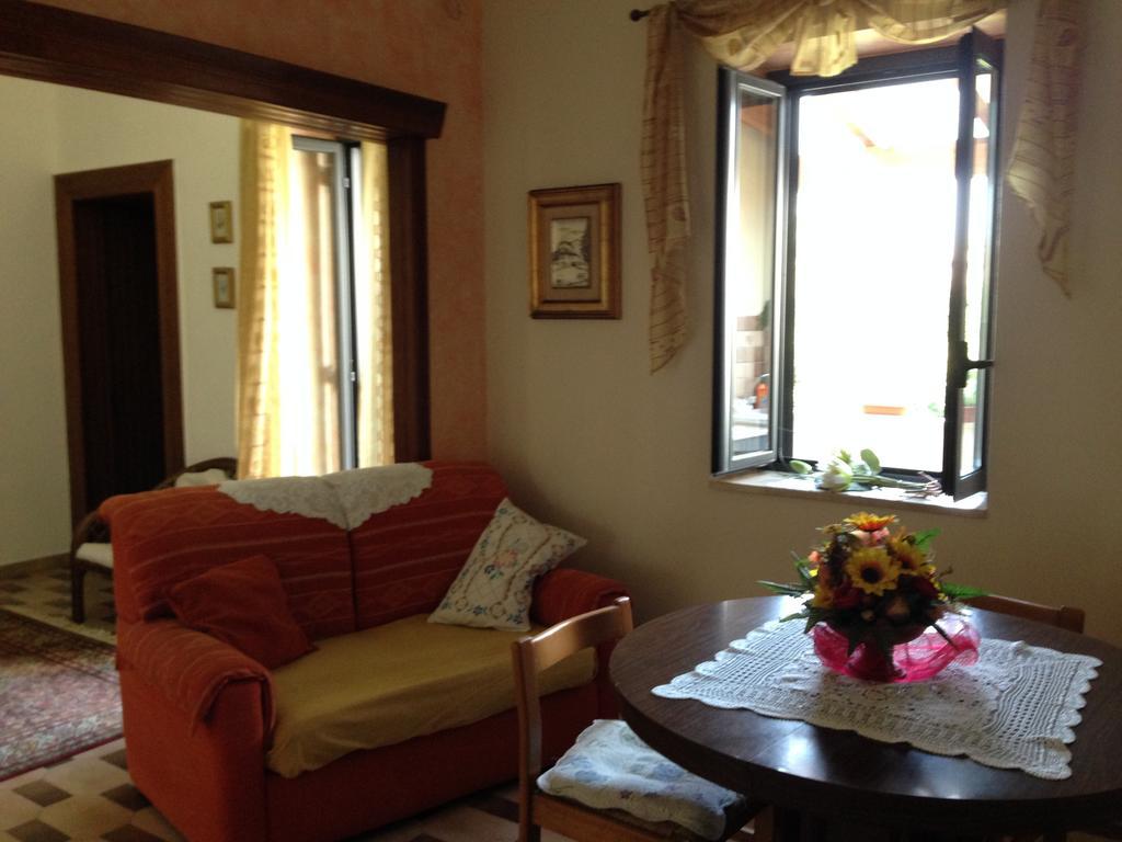 B&B Mar Tirreno Barcellona-Pozzo di Gotto Exterior foto